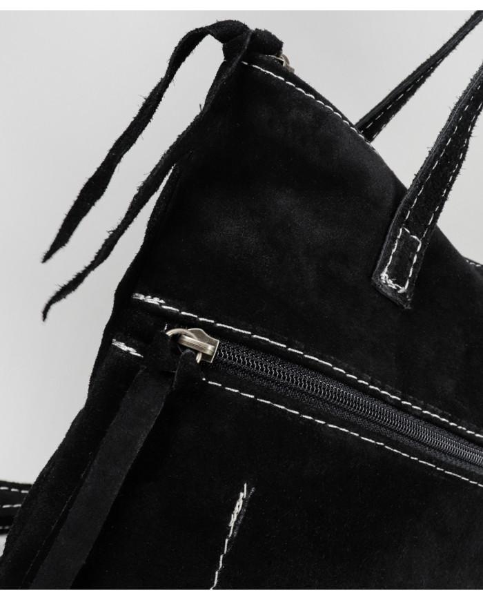 Mochila Preta de Senhora em Pele