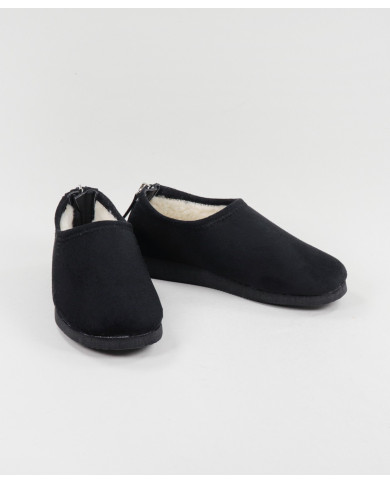 Pantufas Pretas Femininas de Pelo com Fecho