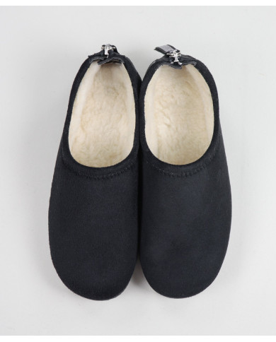 Pantufas Pretas Femininas de Pelo com Fecho