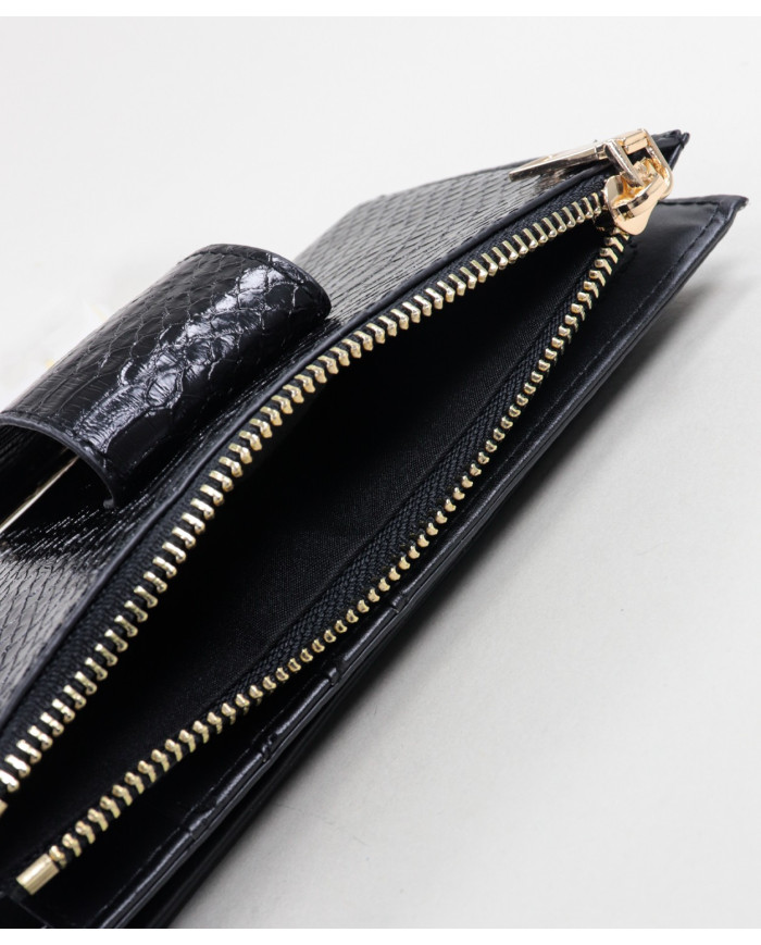 Cartera negra de mujeres con varias particiones