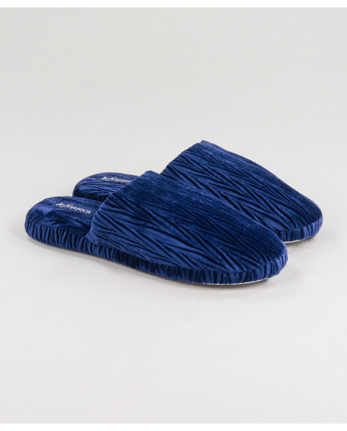 Ladies Room Slippers with Relief