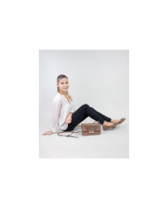 Ma'am Taupe Bag con Imman Button