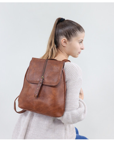 Mochila de mujer con detalle bordado