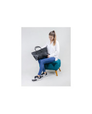 Black Lady Shopper Caso