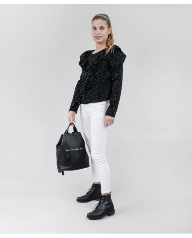 Mochila negra de mujeres con gancho frontal