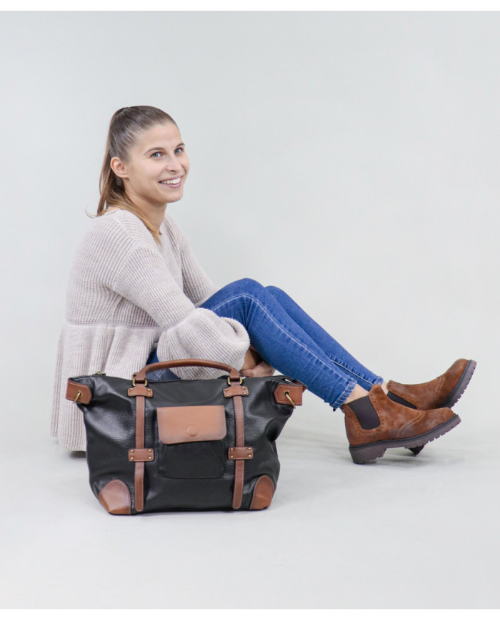 Black Lady Shopper Caso