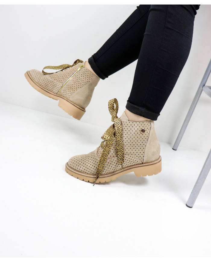 Botas de Senhora Ginova Perfuradas