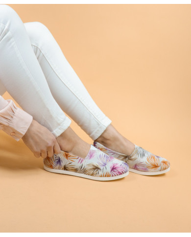 Alpercatas de Senhora Ginova às Flores