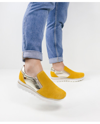 Women's Ginova Trainers with Close on the Lateral