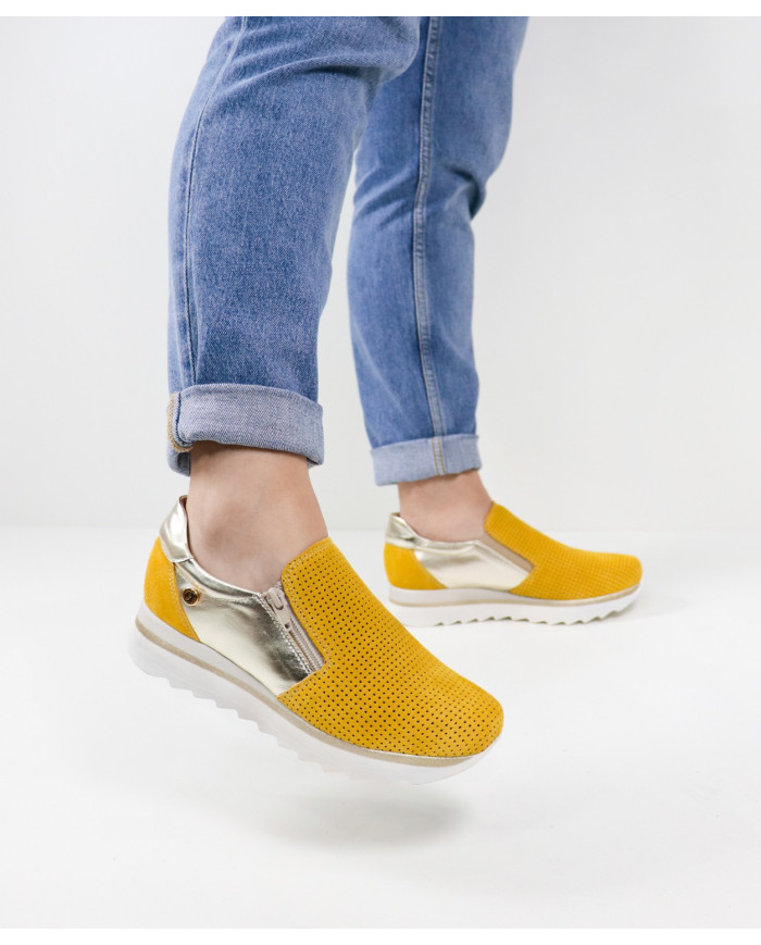 Women's Ginova Trainers with Close on the Lateral