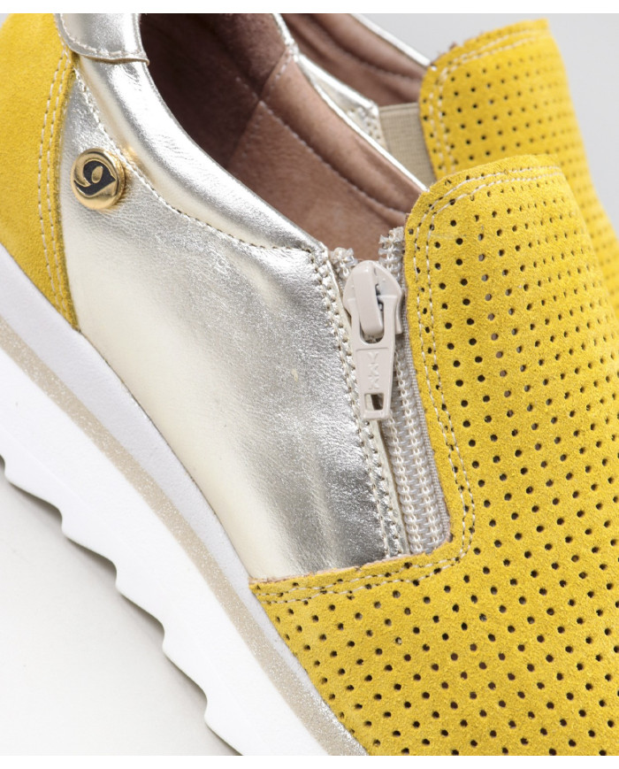 Women's Ginova Trainers with Close on the Lateral