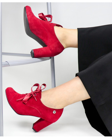 Botim Vermelho de Atacador Ginova