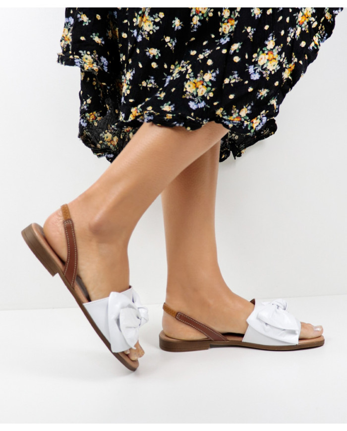 Sandals by Senhora Ginova with Laço