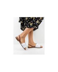 Sandals by Senhora Ginova with Laço