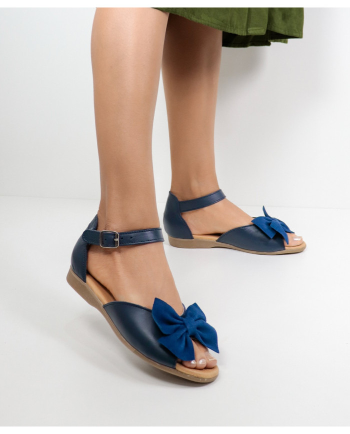 Sandals of Lady with Lace on the Front