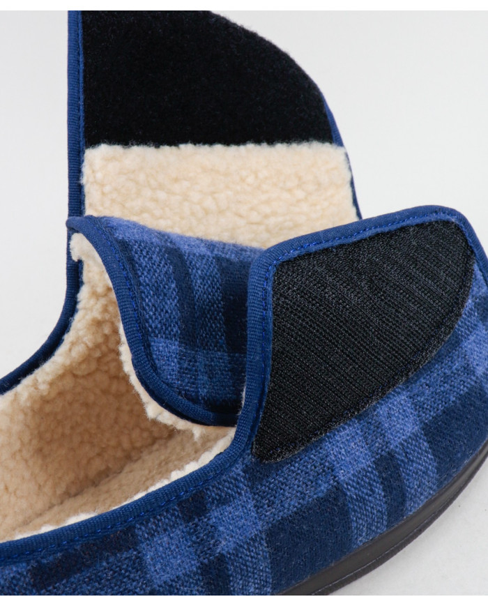 Pantufas in Blue Chess with Inner Porn