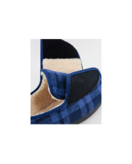 Pantufas em Xadrez Azul com Pelo no Interior