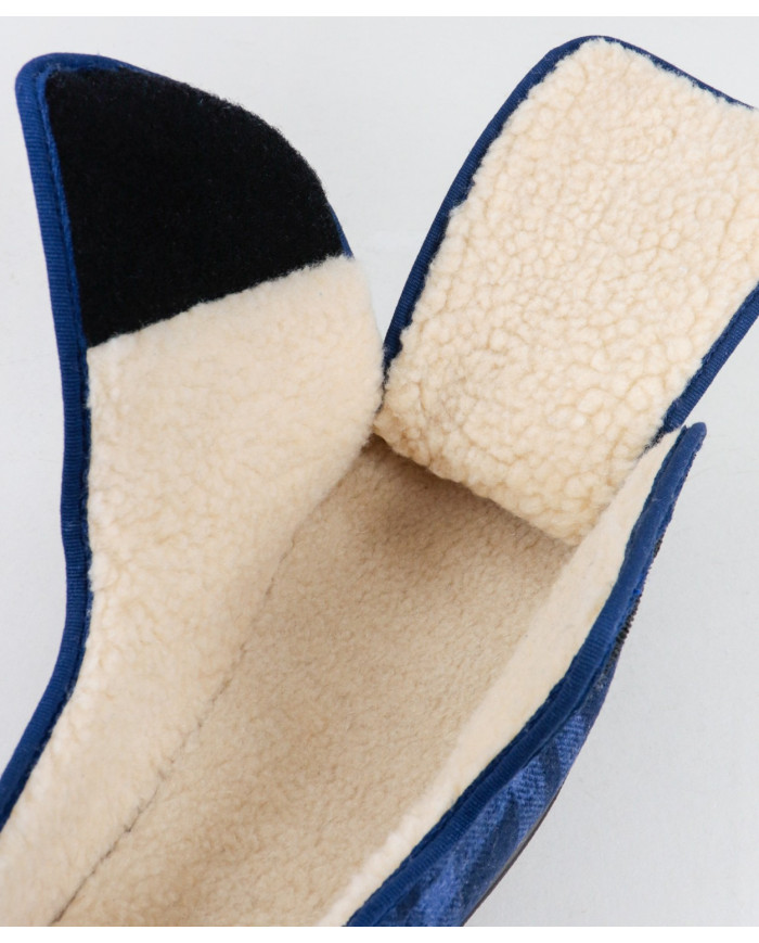 Pantufas in Blue Chess with Inner Porn