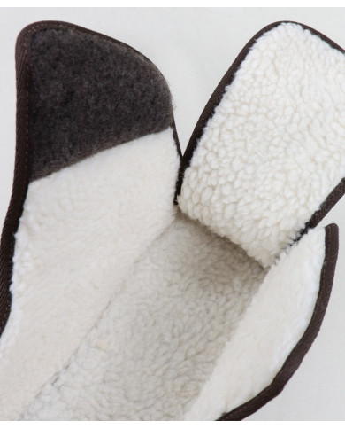 Pantufas em Xadrez Vermelho com Pelo no Interior