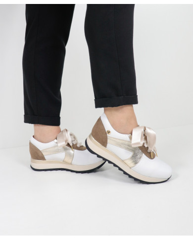 Lady Ginova shoes with Wholesalers