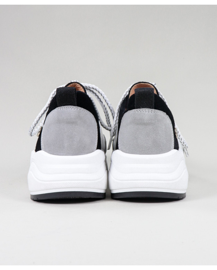 Sapatilhas Ginova com Atacadores