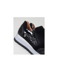 Black shoes Ginova Perforated with Elastic in the Laterals