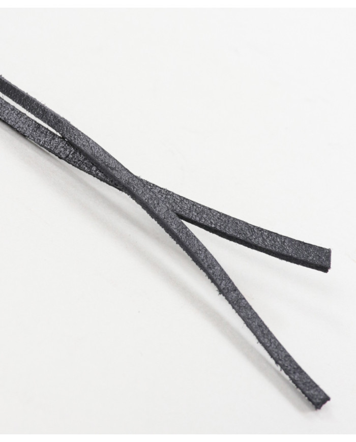 Atacadores de Couro Pretos