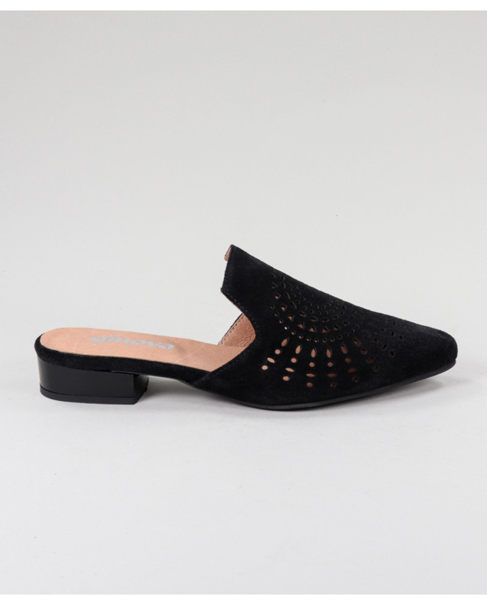 Black Mules Ginova de Senhora Perforated