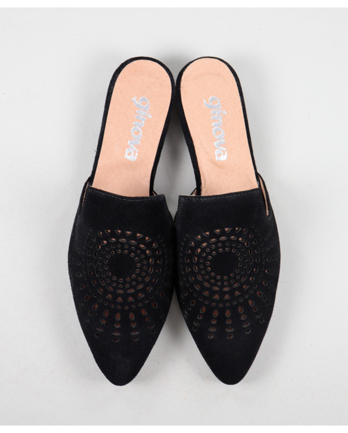 Black Mules Ginova de Senhora Perforated