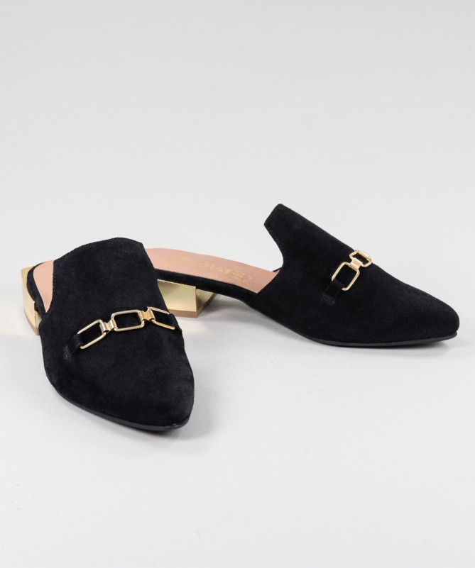 Mules Pretos Ginova de Senhora com Aplique Dourado