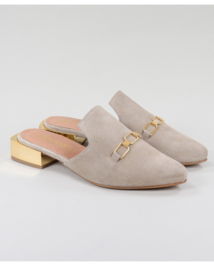 Mules Taupe Ginova de Senhora with Golden Applique