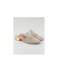 Mules Taupe Ginova de Senhora com Aplique Dourado