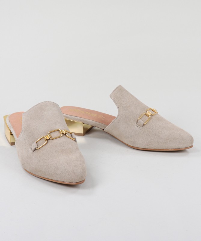 Mules Taupe Ginova de Senhora com Aplique Dourado