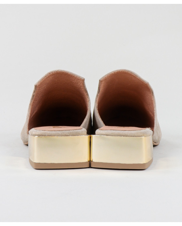 Mules Taupe Ginova de Senhora with Golden Applique