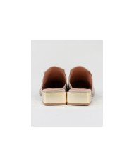 Mules Taupe Ginova de Senhora with Golden Applique
