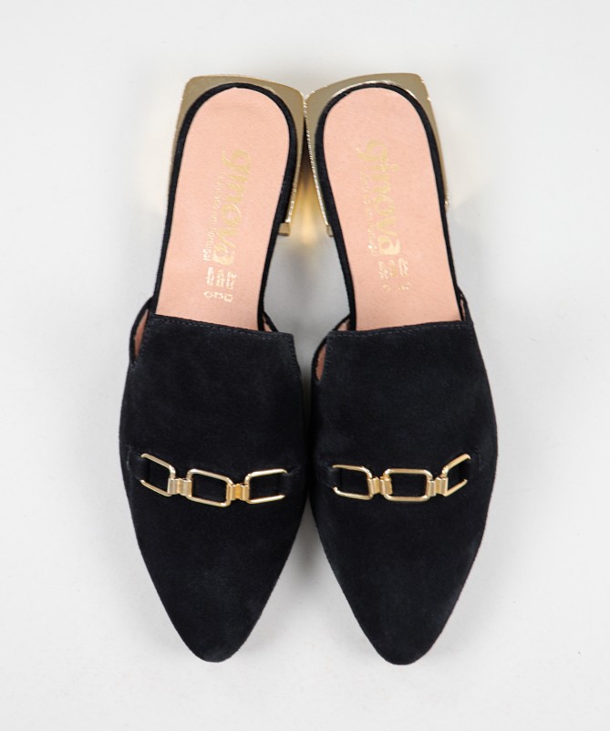 Mules Pretos Ginova de Senhora com Aplique Dourado