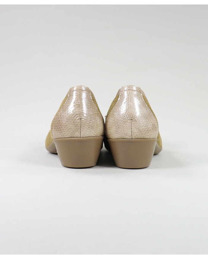 Sabrinas Taupe Ginova with Lace and Oranges