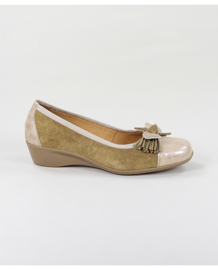 Sabrinas Taupe Ginova with Lace and Oranges