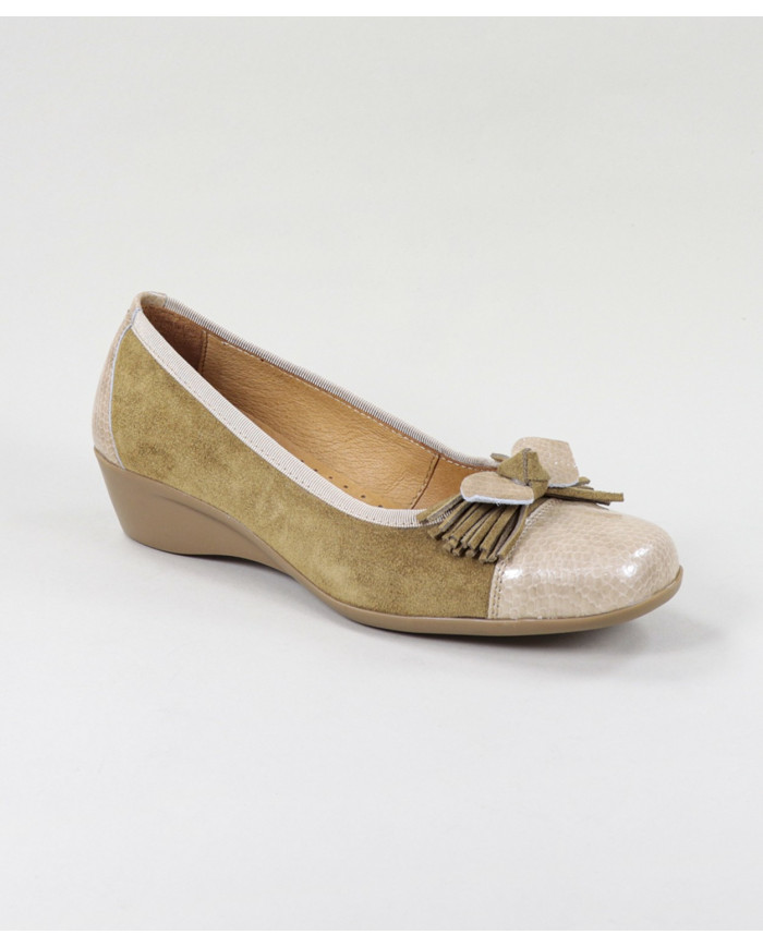 Sabrinas Taupe Ginova with Lace and Oranges