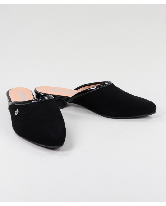 Black Mules Ginova de Senhora with Rebordo