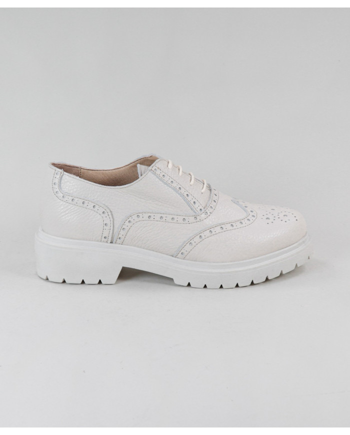 Sapatos Bege Rasos de Senhora Ginova de Atacadores