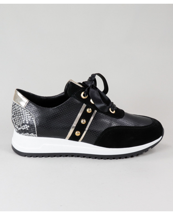 Pretas de Mulher Ginova shoes with Pearls