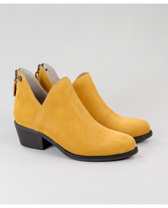 Women's Ginova Mustard Boots with Fecho Back
