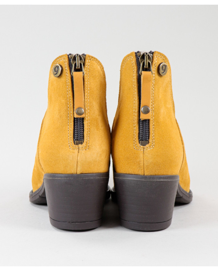 Women's Ginova Mustard Boots with Fecho Back