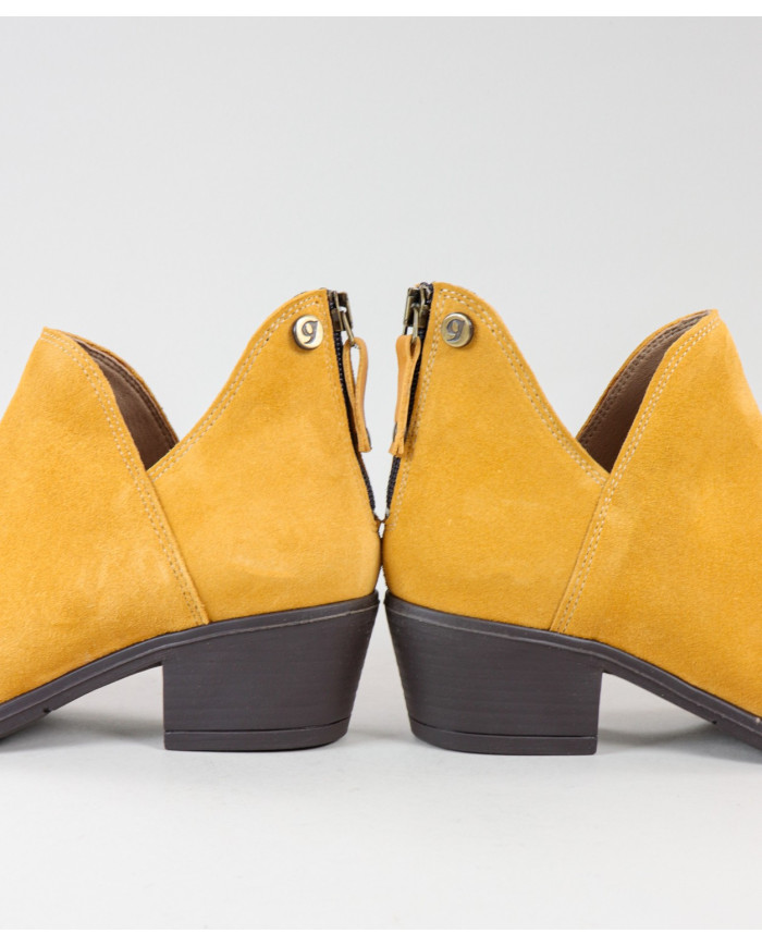 Women's Ginova Mustard Boots with Fecho Back