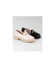Sapatos Rasos Ginova com Detalhe em Corrente