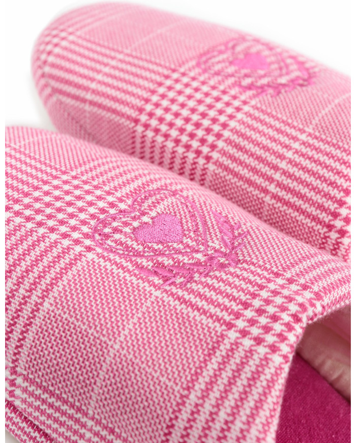 Chinelos de Quarto de Senhora Xadrez Rosa DeFonseca Coração