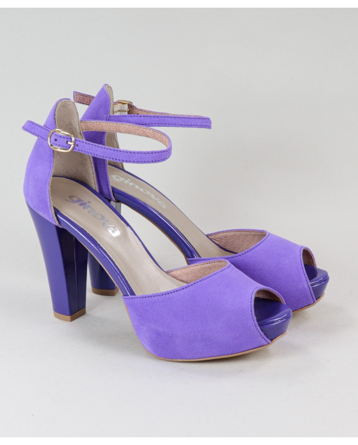 Pink Sandals of Lady Ginova Elegant