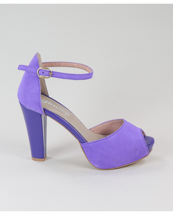 Pink Sandals of Lady Ginova Elegant