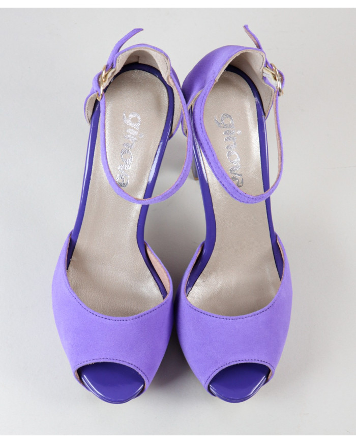 Pink Sandals of Lady Ginova Elegant